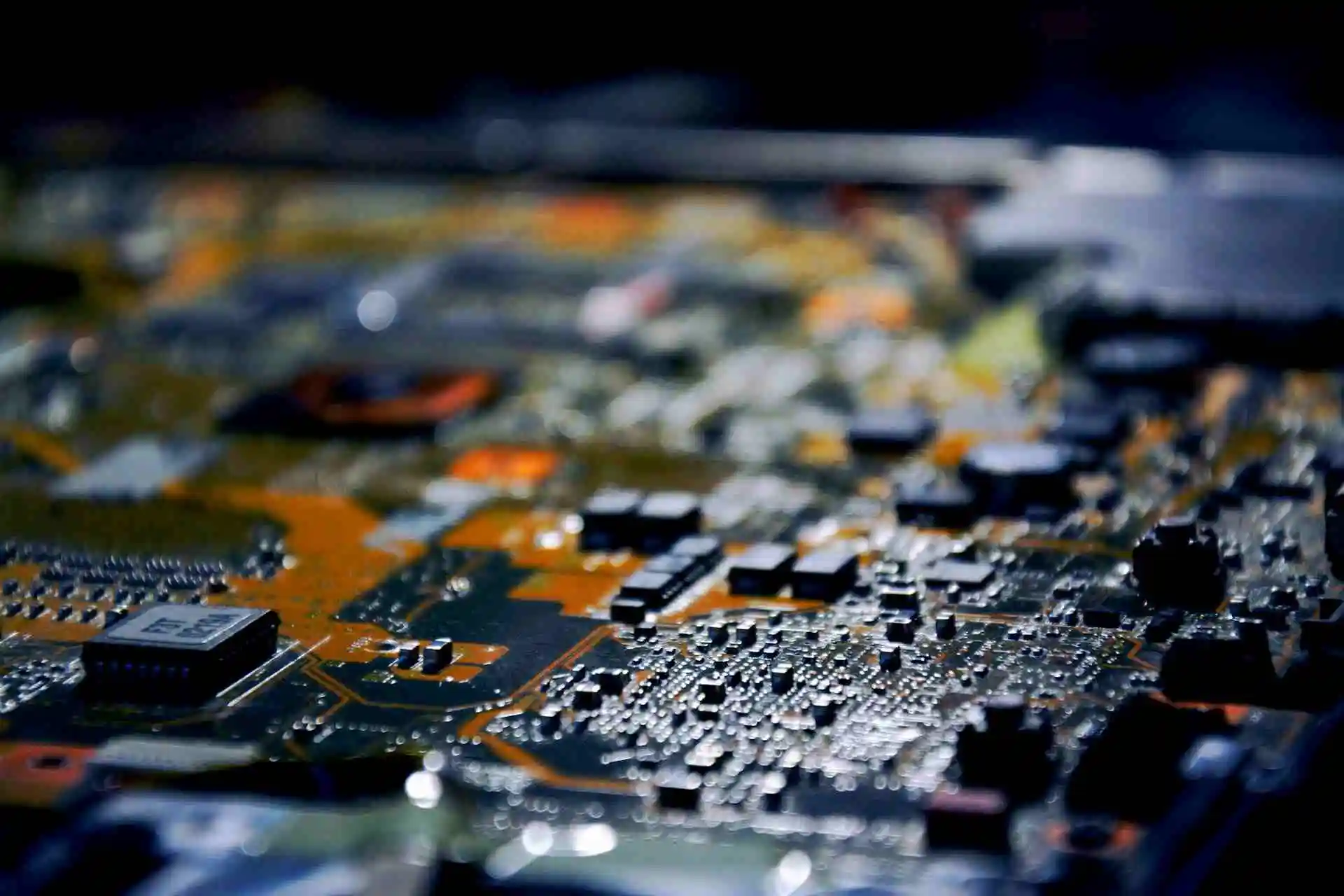 2 AI Semiconductor Stocks to Consider Buying in 2025